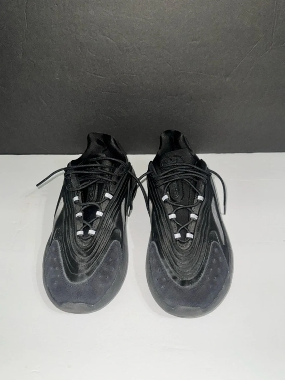 Adidas I Men's I Sneakers I Style Ozelia I Black I Size 9